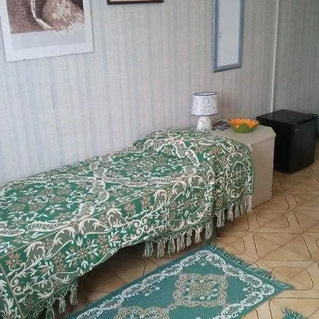 Edera לינה וארוחת בוקר אלגהרו